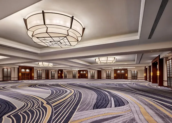 Sheraton Downtown Hotel 4*